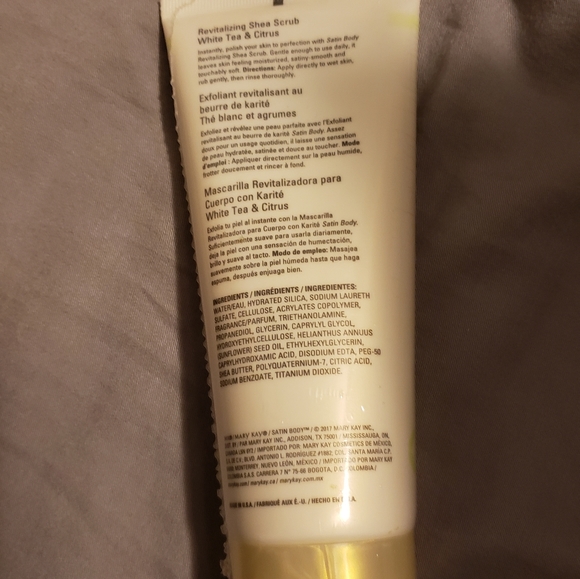 Satin Body Revitalizing Shea Scrub - Picture 2 of 2